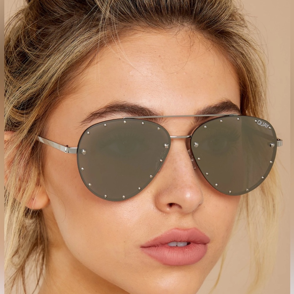 Limited no longer available through seller Quay x Jaclyn Hill Roxanne sunnies!